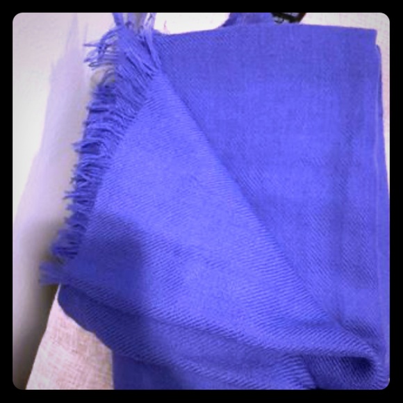 Scarf - Picture 1 of 2